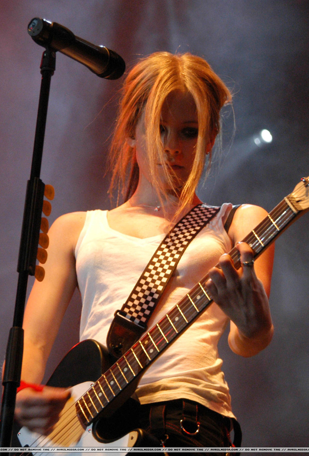 lavigne14.jpg