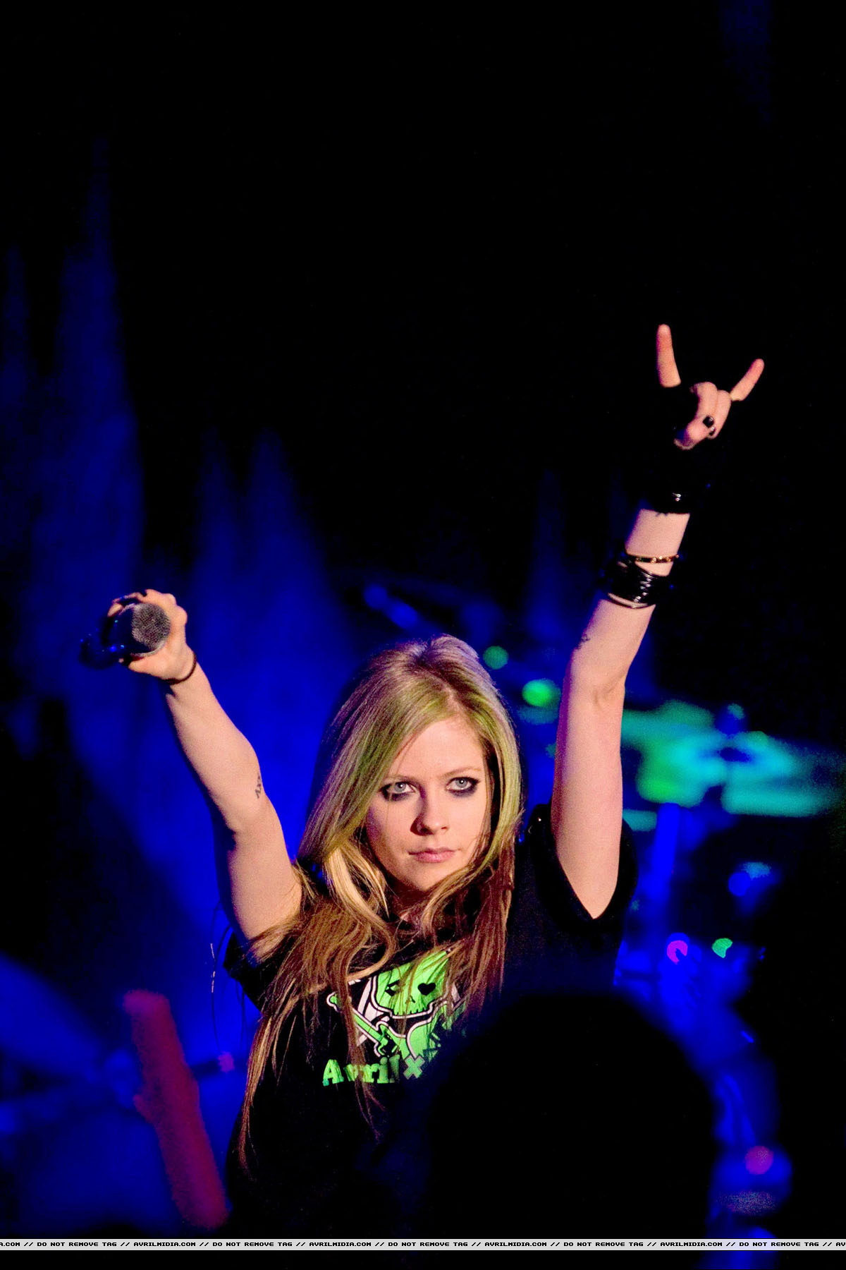 Performing_at_the_Grand_Hall_in_Shanghai_-_May_22C_2011_03.jpg