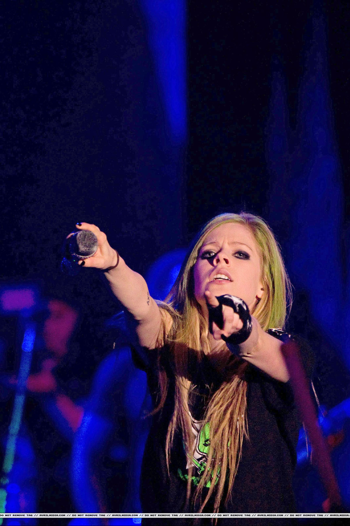 Performing_at_the_Grand_Hall_in_Shanghai_-_May_22C_2011_05.jpg