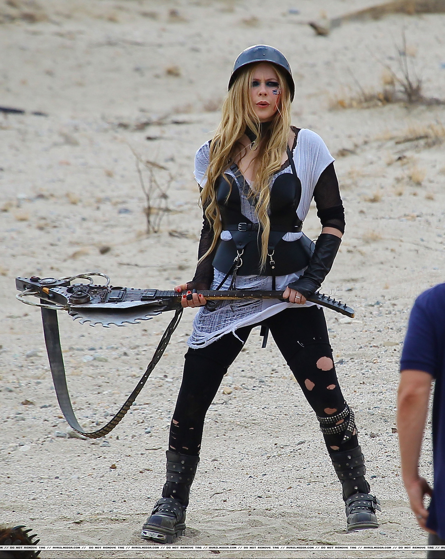avrilmidia_rocknroll_260713_2812229.jpg